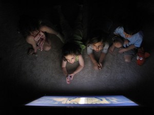 kids-watching-tv